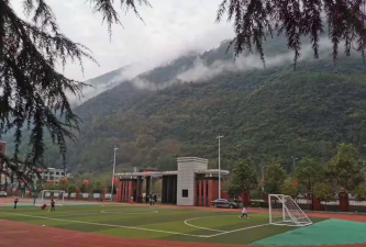 城口县鸡鸣乡中心小学环境