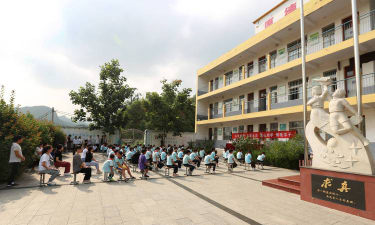 安阳龙山矿学校环境