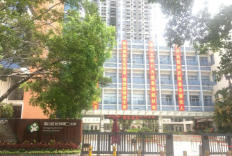 深圳市大冲松平二小环境