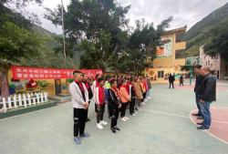 雷波县松树乡中心校环境