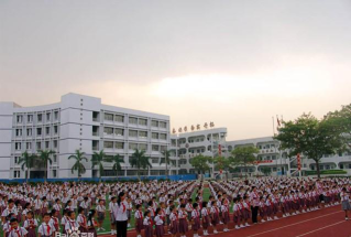 深圳市宝安区上芬小学环境