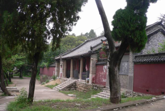 新泰市刘杜镇第一初级中学环境
