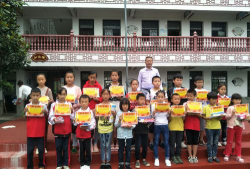 六枝特区平寨镇平寨小学环境