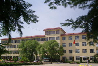 高石崖初级中学环境