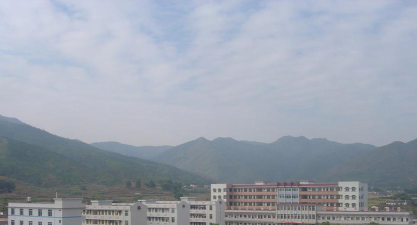 平远县东石中学环境