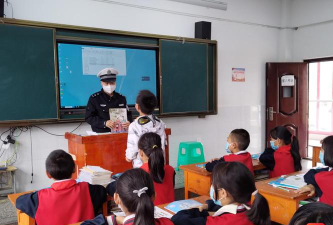 岩脚镇第三小学环境