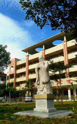 陆河县上护中学环境