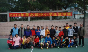 忍水中心小学环境