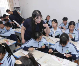 西乡县骆家坝乡中心学校环境