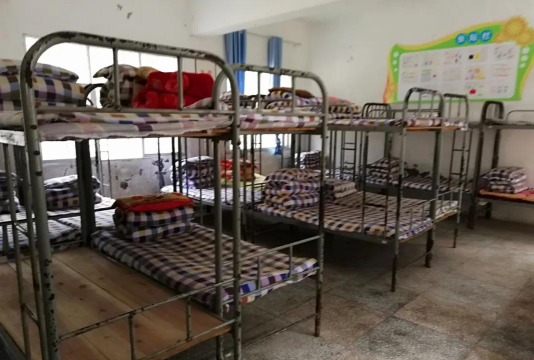 临泽县鸭暖乡中心小学寄宿制环境