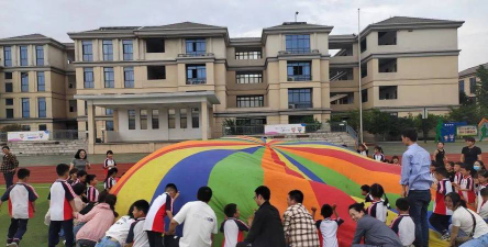 广宁县洲仔镇白沙小学环境