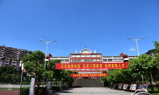 云阳镇三初中环境