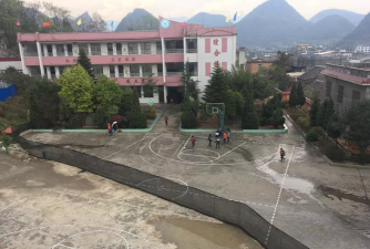 兴义市威舍镇中心小学环境