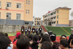 八渡小学环境