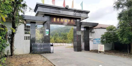 普宁市船埔中学环境