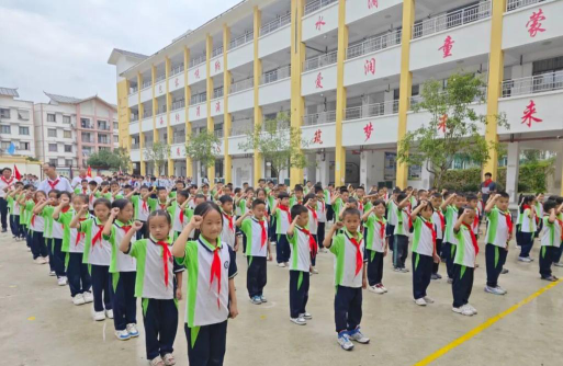 贯洞小学环境