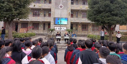 平坝县羊昌中学环境