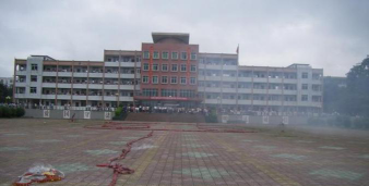 英德市英东中学环境