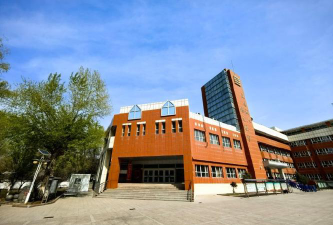 乌市42中学环境