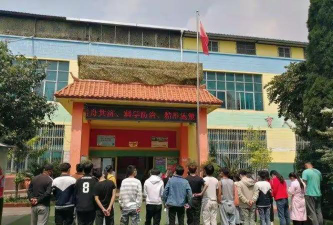 盘龙区罗丈中学环境