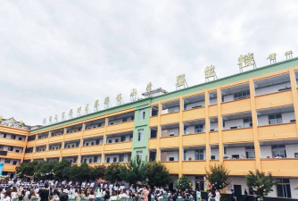 界牌镇银溪小学环境