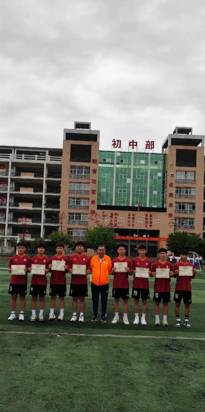 西山区精英学校环境