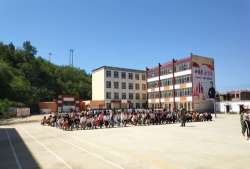 瓦屋中学环境
