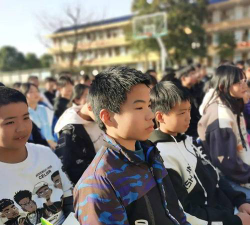 东湖塘镇西冲山中学环境