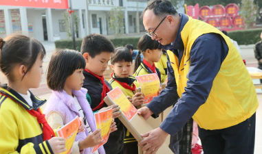 阳春市松柏镇中心小学塘岗分校环境
