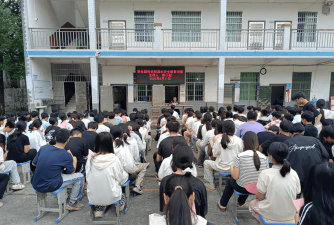 东川区红土地镇新田中学环境