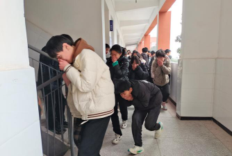 郧县白浪镇九年一贯制学校中学部环境