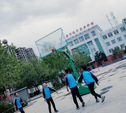 阿克苏市依杆其乡中学环境