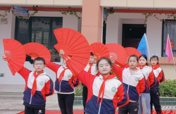 苏市学校环境