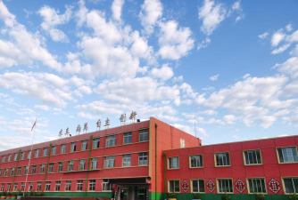 包头市青山区昌福小学环境