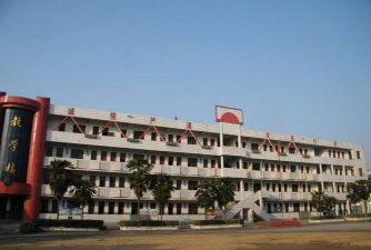 汉川市回龙镇回龙中学环境
