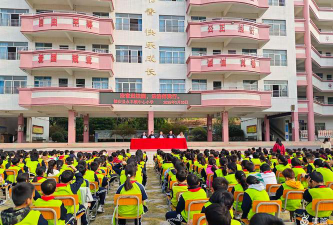 德庆县永丰镇中心小学环境