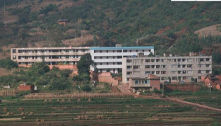 富民县散旦中学环境