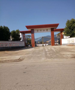 酿溪镇赤水完全小学环境