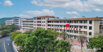 高州市根子第一中学环境