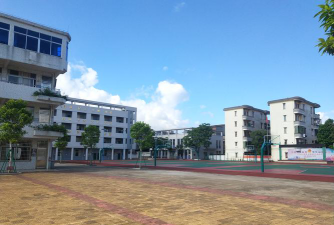 彭畈初级中学环境