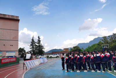 兴义市雄武乡中学环境
