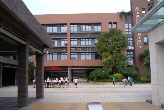 深圳市龙岗区星河实验小学环境
