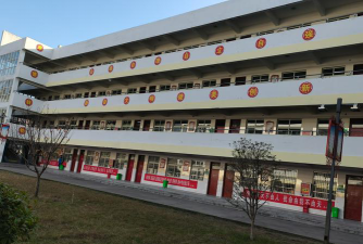 赤壁市育英寄宿学校环境