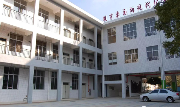 广州市萝岗区福洞小学环境