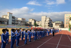 深圳市坪地中心小学环境