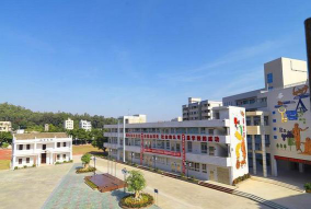 深圳市宝安区德风小学环境