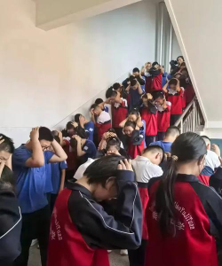 禄劝县屏山镇崇德中学环境