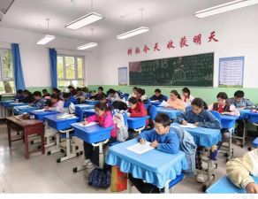 沙湾博尔通古乡中心小学环境