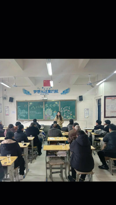 岩孔中学环境