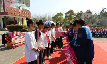 梅田湖中心小学环境